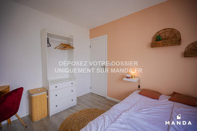 Chambre - 11 m² - 5 pièces