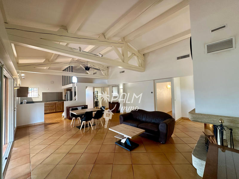 Appartement - 100 m² - 4 pièces