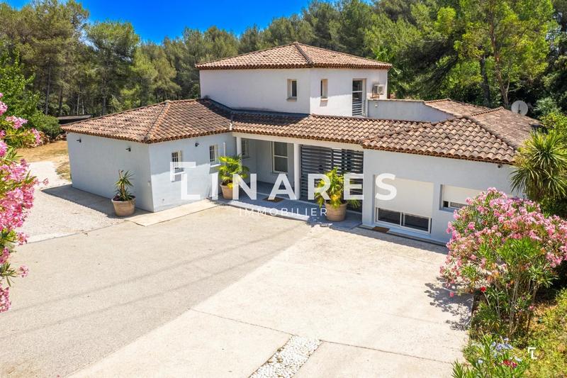 Villa - 180 m² - 5 pièces