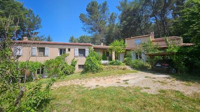 Maison - 312 m² - 7 pièces