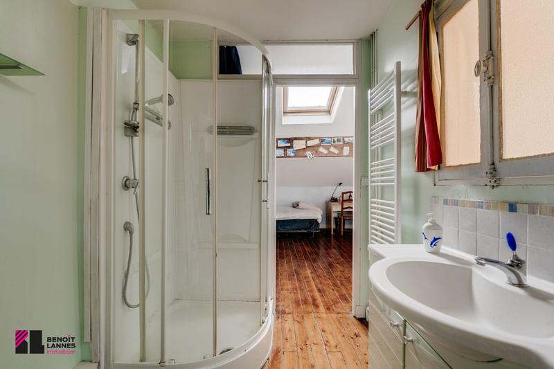 Maison - 216 m² - 8 pièces