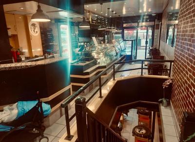 Local commercial - 130 m² - 4 pièces