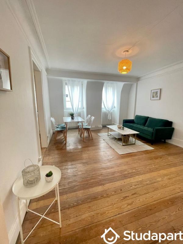 Chambre - 9 m² - 1 pièce