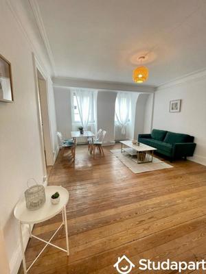 Chambre - 9 m² - 1 pièce