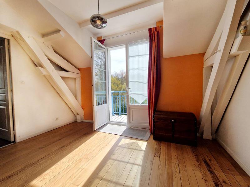 Maison - 236 m² - 10 pièces