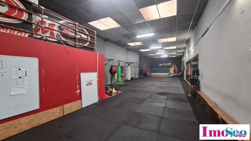 Local d'activité / Entrepôt - 900 m²