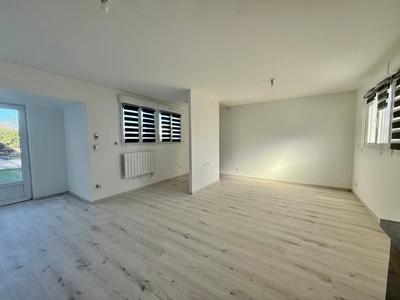 Maison - 240 m² - 11 pièces