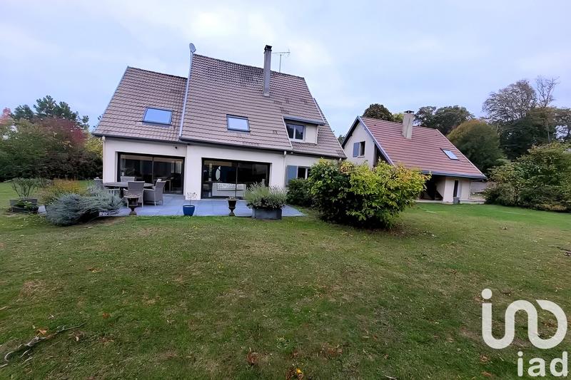 Maison - 300 m² - 8 pièces