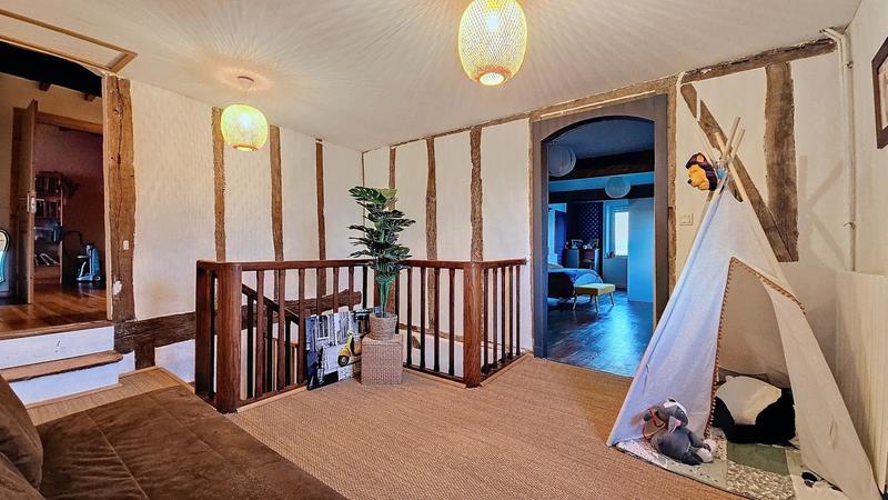 Maison - 330 m² - 9 pièces