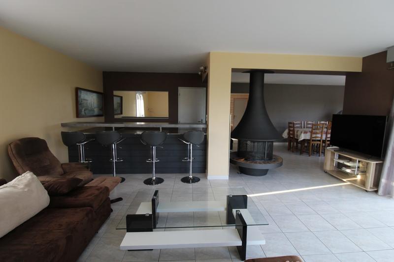 Maison - 235 m² - 8 pièces