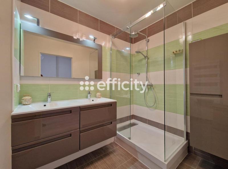 Appartement - 81 m² - 3 pièces