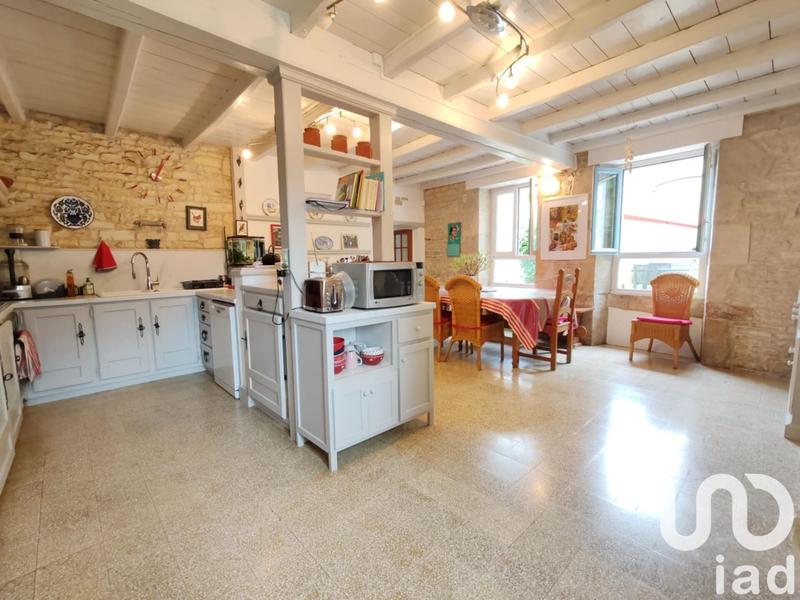 Maison - 239 m² - 9 pièces