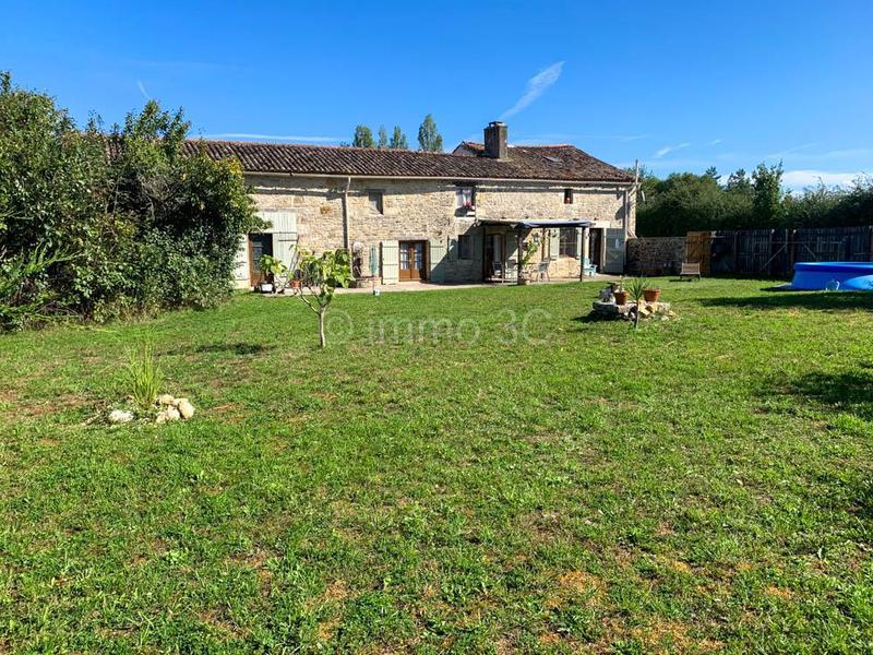Maison en pierre - 131 m² - 4 pièces