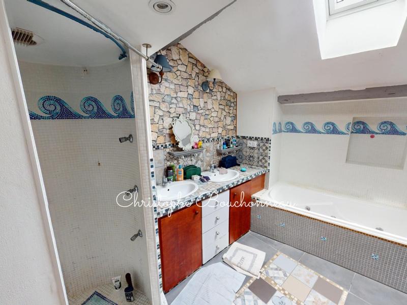 Maison - 202 m² - 6 pièces