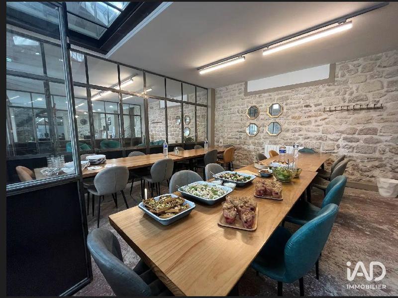 Local commercial - 1 600 m²