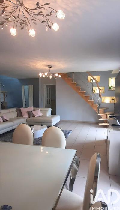 Maison - 170 m² - 8 pièces