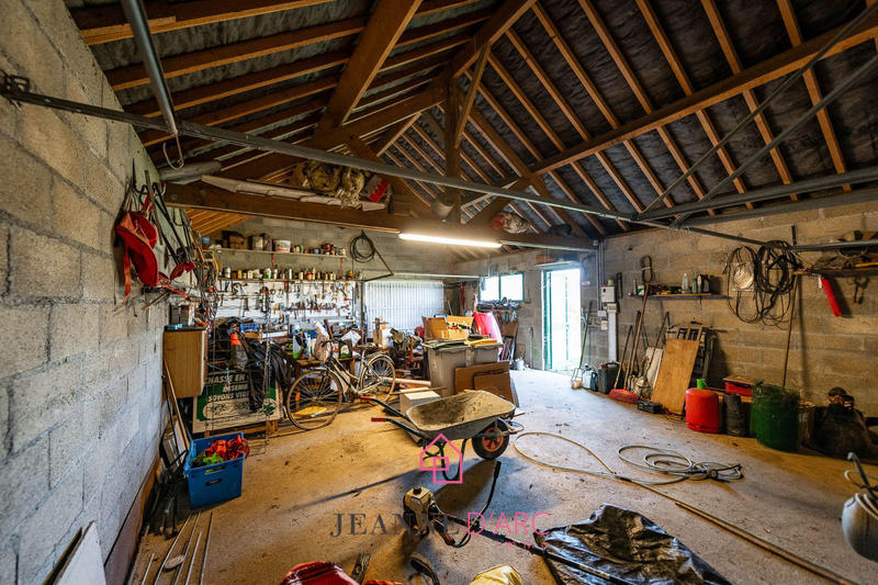 Maison - 210 m² - 8 pièces