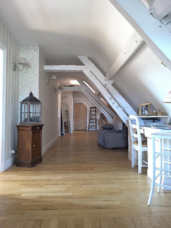 Maison - 249 m² - 7 pièces