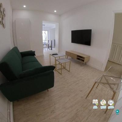 Maison - 12 m² - 6 pièces