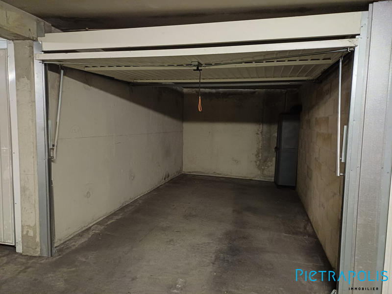 Parking / Garage - 15 m²