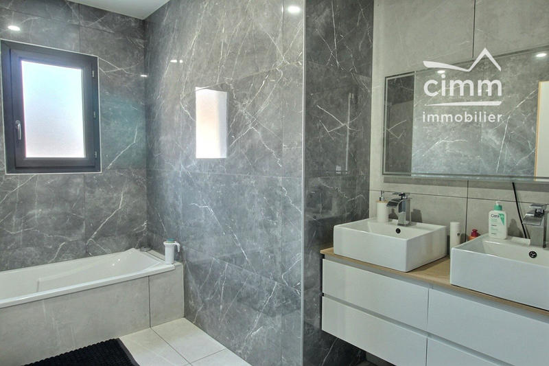 Villa - 100 m² - 4 pièces