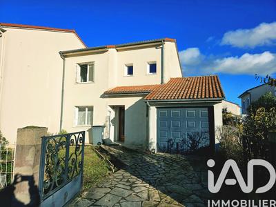 Maison - 82 m² - 4 pièces