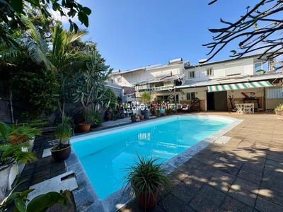 Propriété - 352 m² - 15 pièces