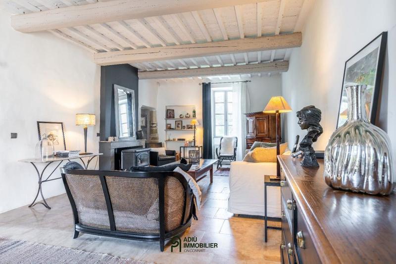 Mas - 250 m² - 10 pièces