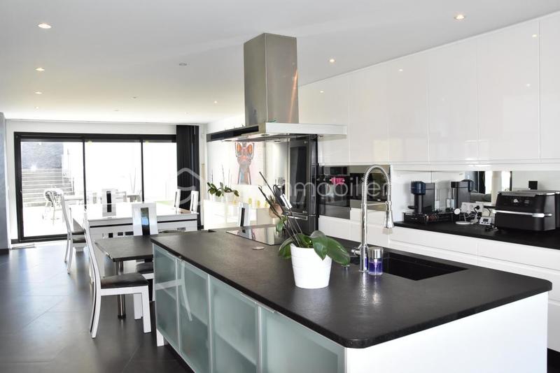 Maison d'architecte - 264 m² - 7 pièces