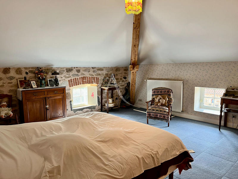 Maison - 200 m² - 9 pièces