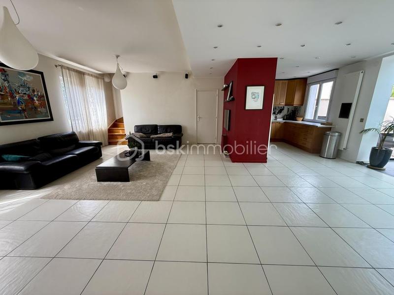 Demeure - 268 m² - 8 pièces