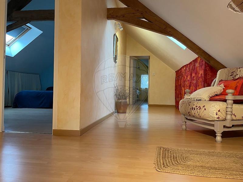 Maison - 212 m² - 7 pièces