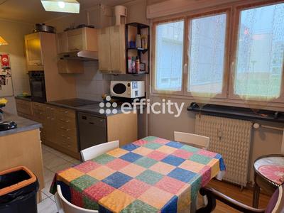 Appartement - 99 m² - 5 pièces
