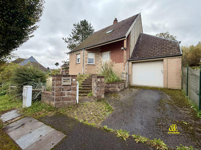 Maison - 90 m² - 5 pièces