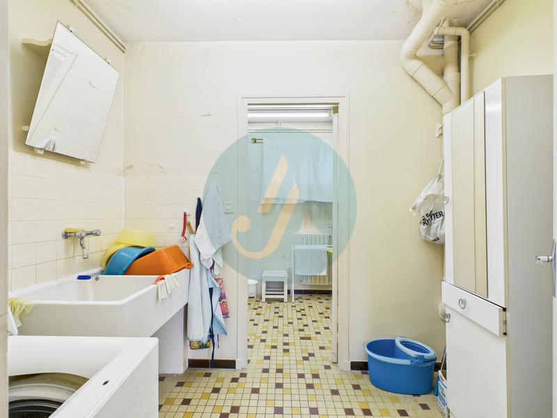 Maison - 186 m² - 7 pièces