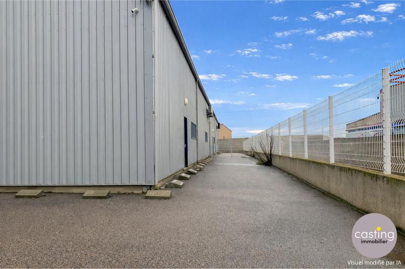 Local d'activités - 365 m²