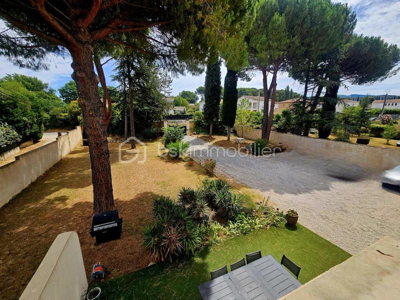 Villa - 192 m² - 9 pièces