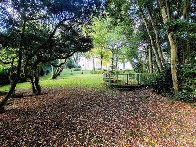 Maison - 422 m² - 10 pièces