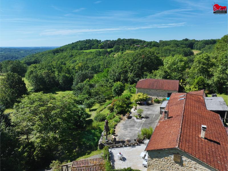 Maison - 220 m² - 9 pièces