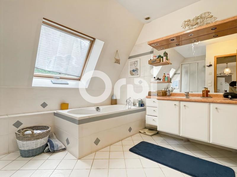 Maison - 200 m² - 6 pièces