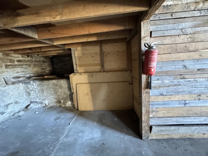 Maison ancienne - 208 m² - 3 pièces