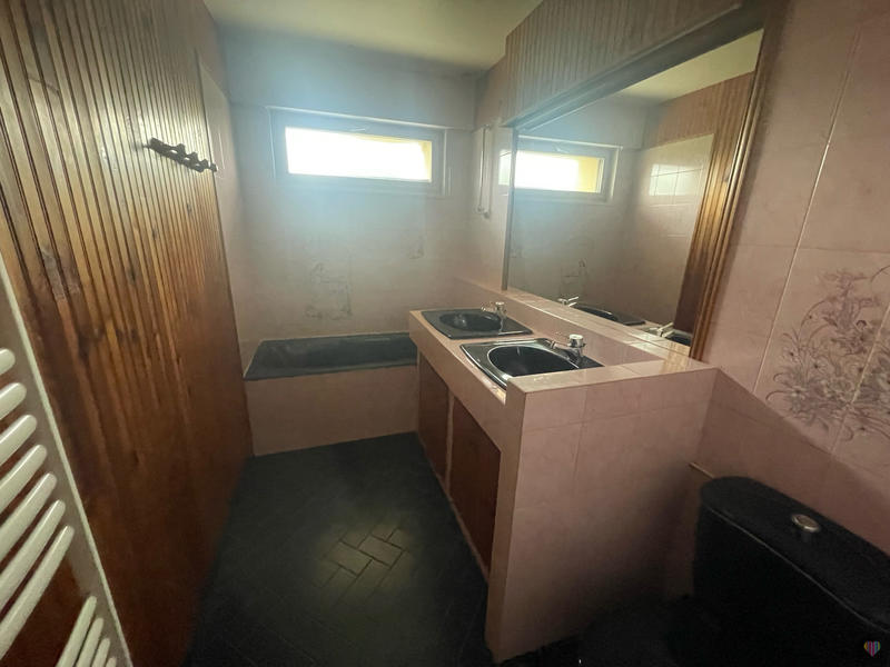 Maison - 178 m² - 8 pièces