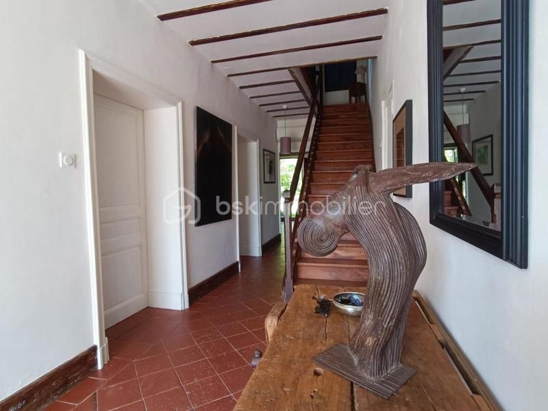 Maison - 292 m² - 9 pièces