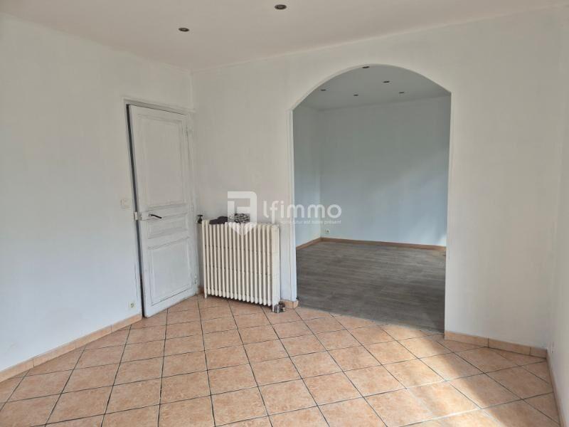 Propriété - 90 m² - 5 pièces