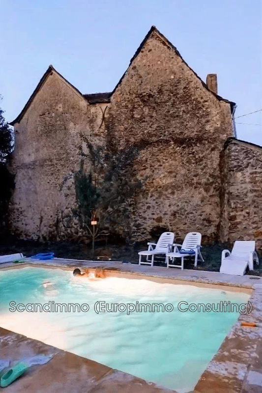 Maison - 212 m² - 8 pièces