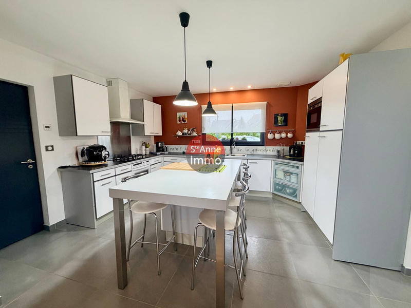 Maison - 200 m² - 10 pièces