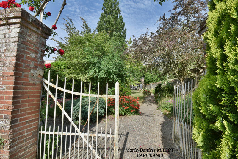 Maison bourgeoise - 240 m² - 9 pièces