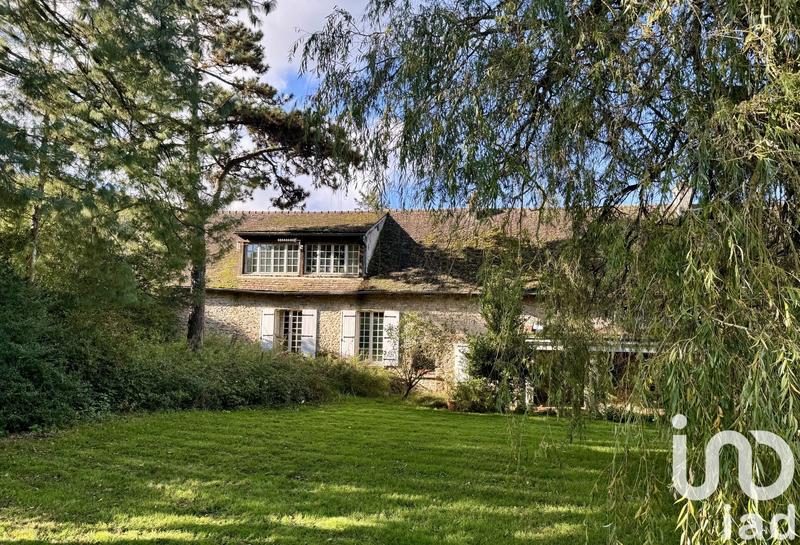 Maison - 930 m² - 20 pièces