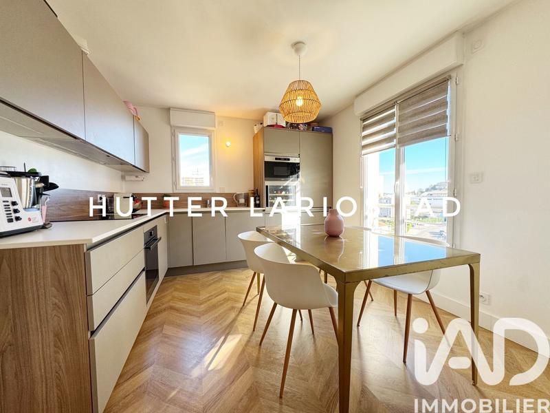 Appartement - 100 m² - 5 pièces