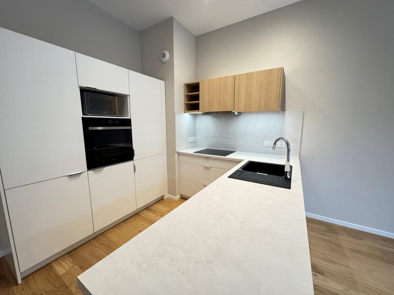 Appartement - 98 m² - 5 pièces